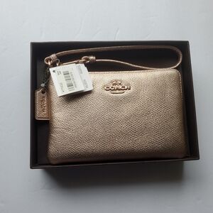 💙 COACH New York Rose Gold Wristlet Bag NEW IN BOX! Metallic Finish
